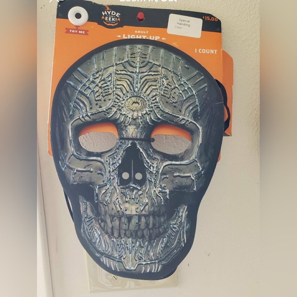 Hyde and Eek Adult Light Up Skull Mask NEW - Picture 2 of 4